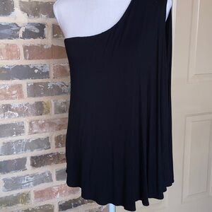3/$20 Fashion Junkee Black One Shoulder Caped Top Lined